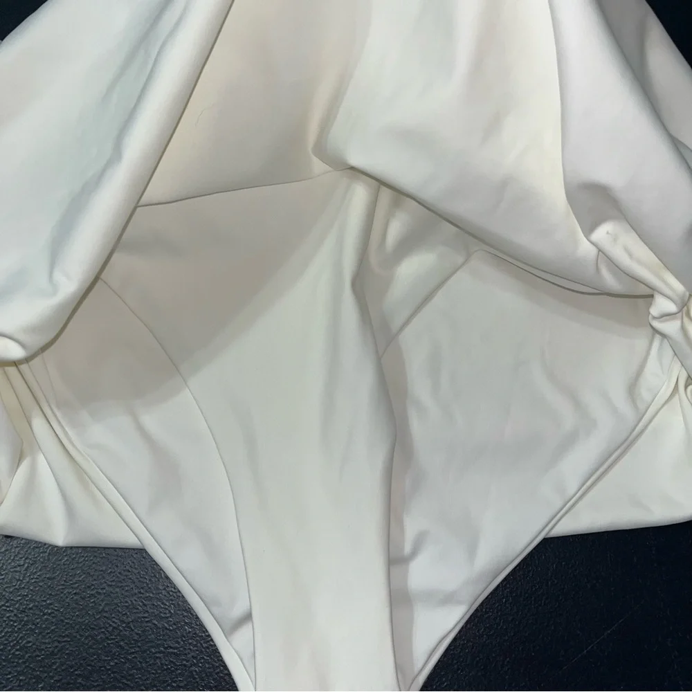 Skims sculpted swim fold over bikini bottom-brand new with tags!